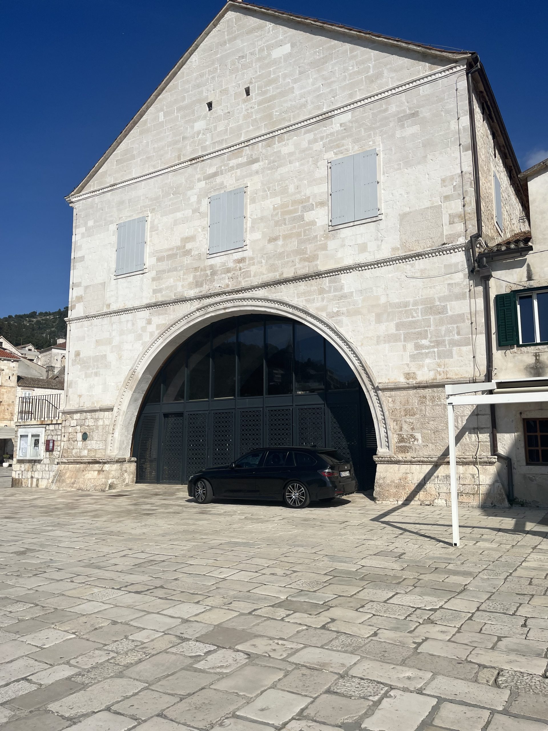 Referenca - Kazalište na Hvaru - Grad Hvar